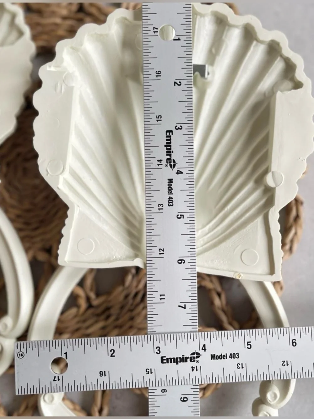 Set of 2 70s Vintage Homco Seashell Scallop Plastic Towel Hangers Coastal